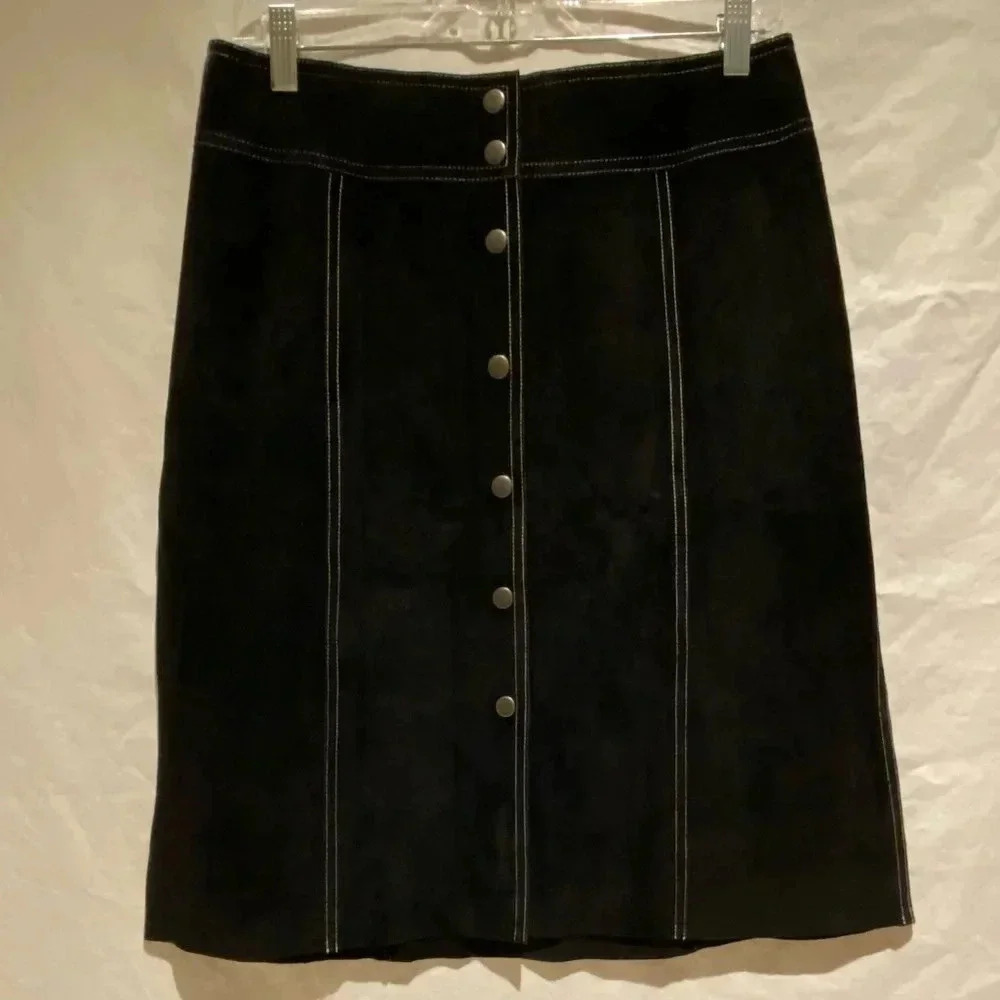 theory Snap-front Black Suede Skirt with topstitching, size 6, NWT